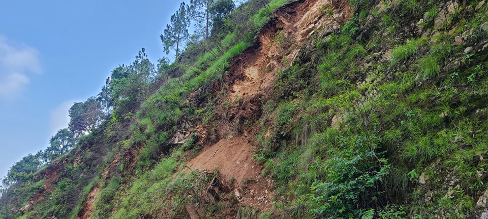 बैतडीको चडेपानीमा खानेपानीको हाहाकार 